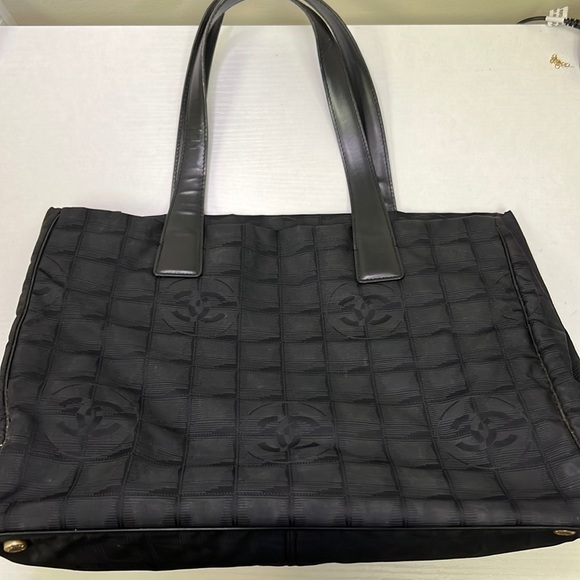 CHANEL Handbags - 💎 CHANEL Travel Line Tote